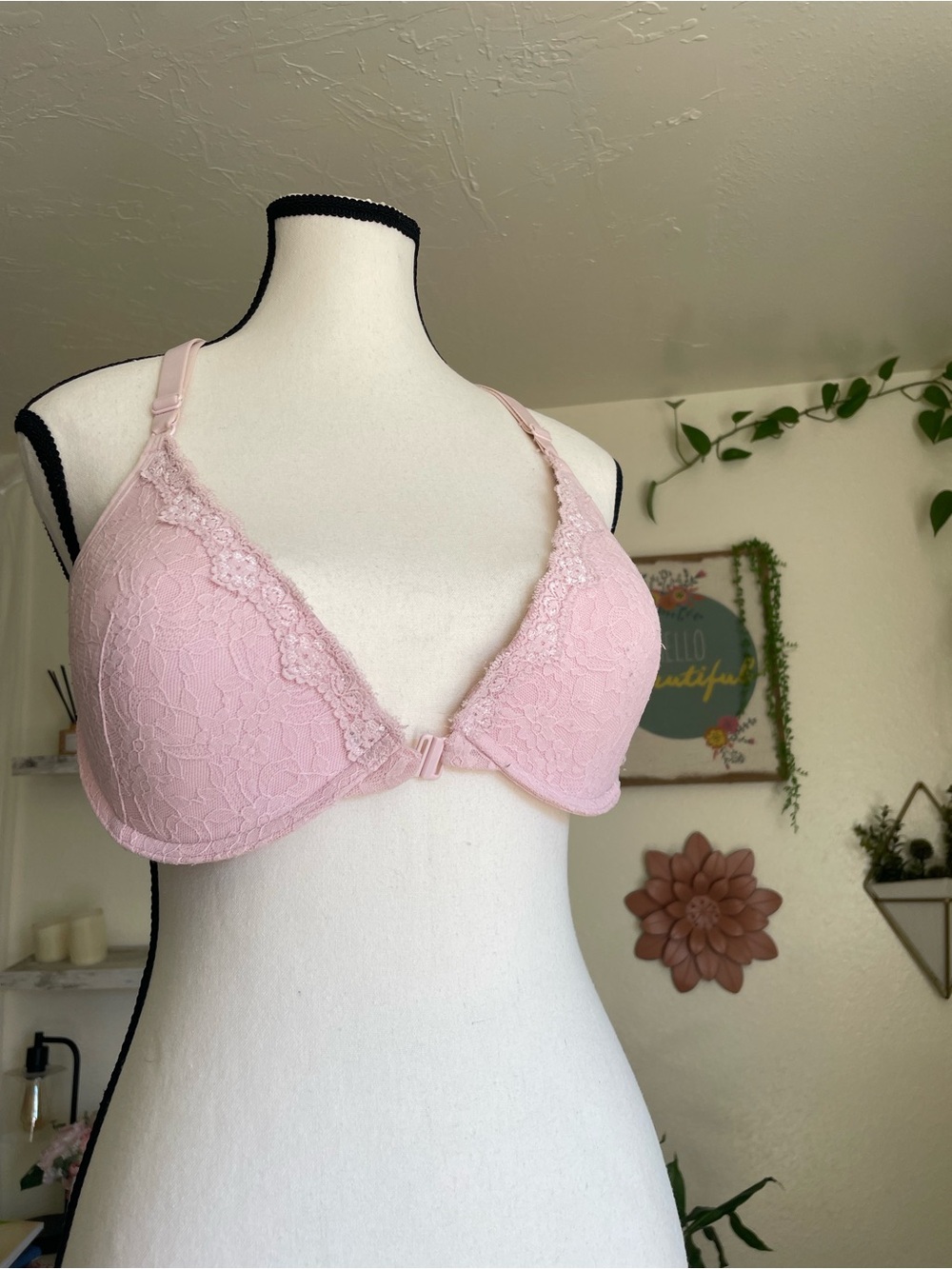 lei Light Pink Lace Front-Closure Bra